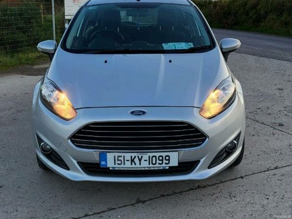 Ford Fiesta Hatchback, Petrol, 2015, Silver