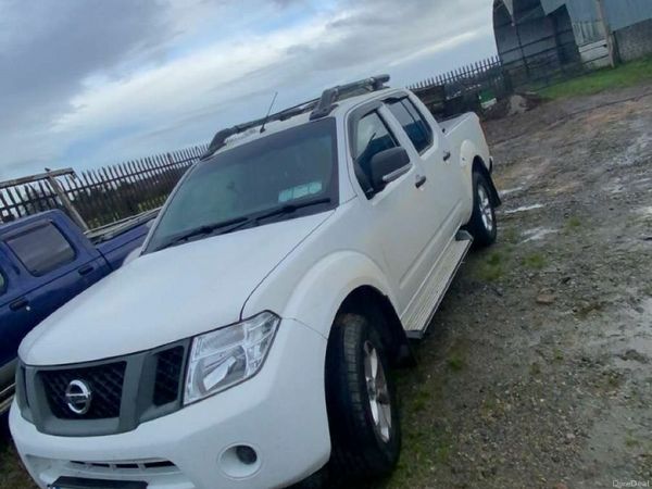 Nissan Navara Crew Cab, Diesel, 2014, White