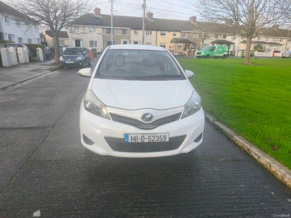 Toyota Vitz Hatchback, Petrol, 2014, White