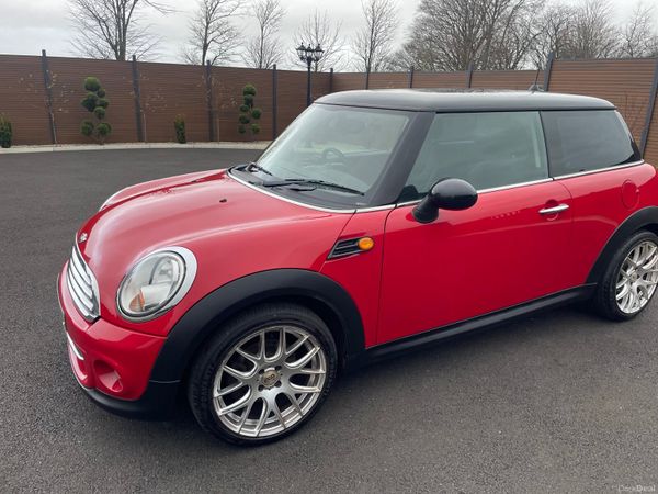 Mini Cooper Hatchback, Diesel, 2012, Red