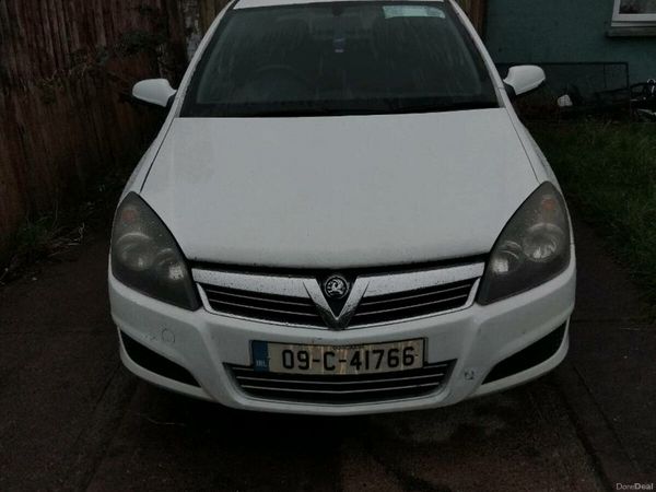 Vauxhall Astra Hatchback, Diesel, 2009, White