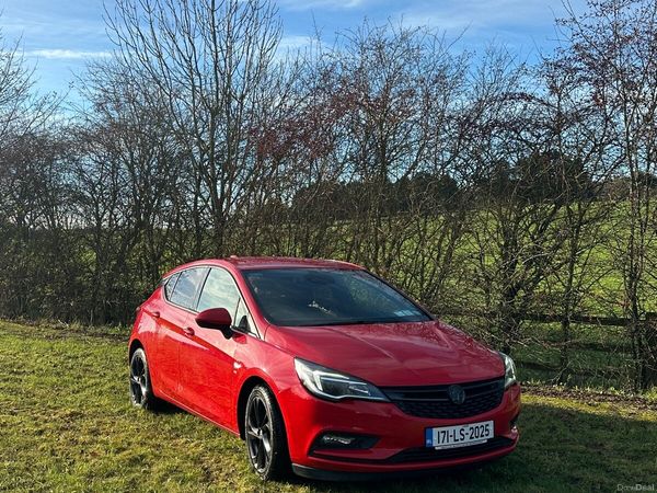 Vauxhall Astra Hatchback, Diesel, 2017, Red