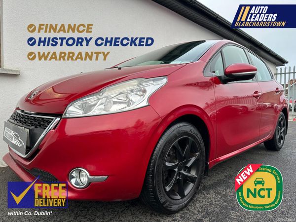 Peugeot 208 Hatchback, Petrol, 2014, Red
