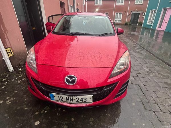 Mazda Mazda3 Saloon, Diesel, 2012, Red