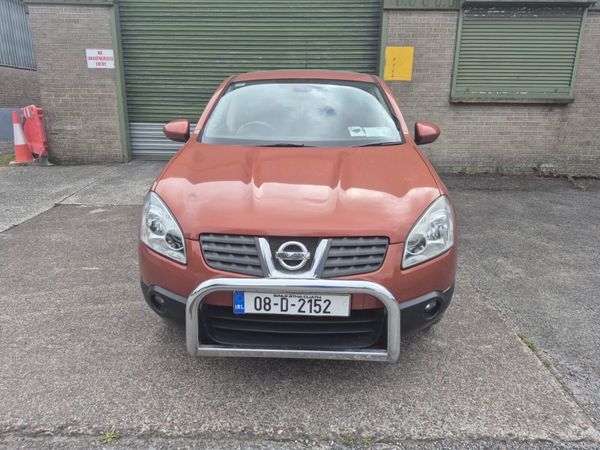 Nissan Qashqai Hatchback, Petrol, 2008, Red