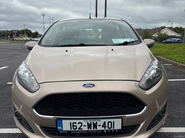 Ford Fiesta Hatchback, Petrol, 2016, Silver