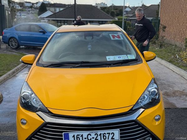 Toyota Aqua Hatchback, Petrol Hybrid, 2016, Yellow