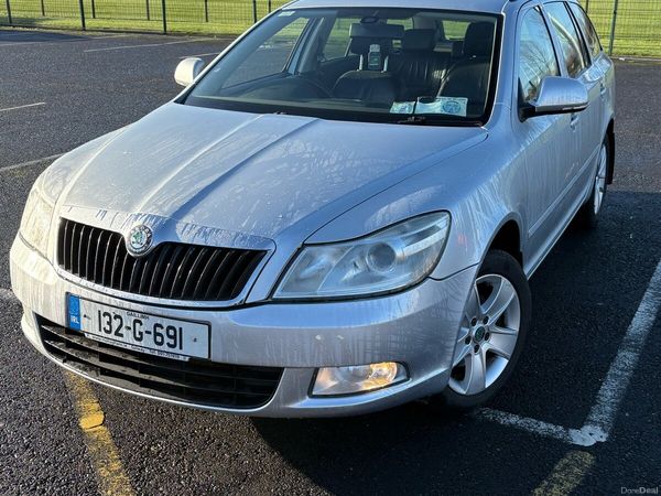 Skoda Octavia Estate, Petrol, 2013, Silver