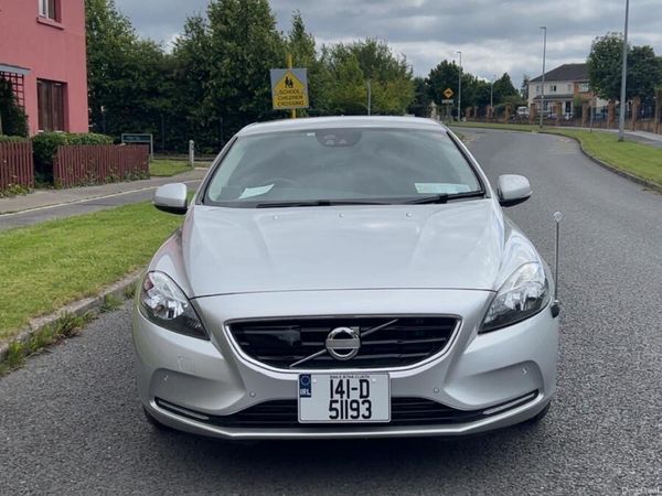 Volvo V40 Hatchback, Petrol, 2014, Silver