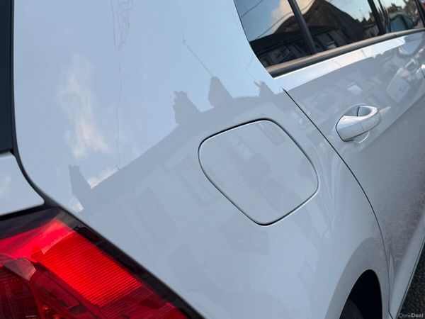 Volkswagen Golf Hatchback, Petrol, 2014, White