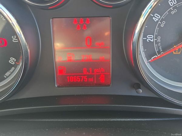 Vauxhall Zafira MPV, Diesel, 2016, Red