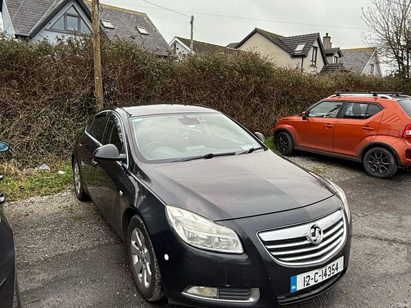 Vauxhall Insignia Hatchback, Diesel, 2012, Black