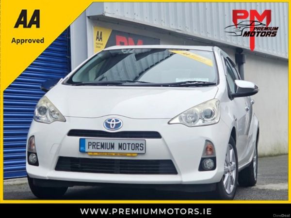Toyota Aqua Hatchback, Petrol Hybrid, 2014, White