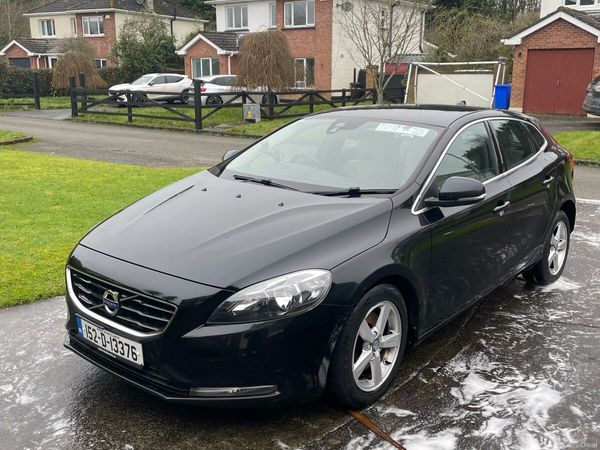 Volvo V40 Hatchback, Diesel, 2015, Black
