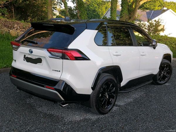 Toyota RAV4 SUV, Petrol Hybrid, 2022, White
