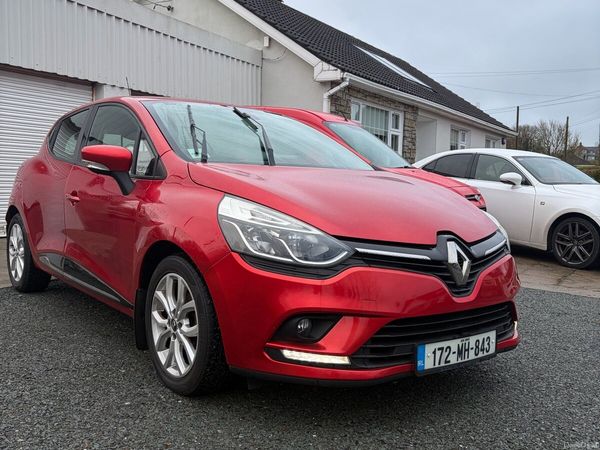 Renault Clio Hatchback, Petrol, 2017, Red