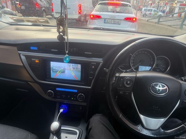 Toyota Auris Hatchback, Diesel, 2013, Bronze