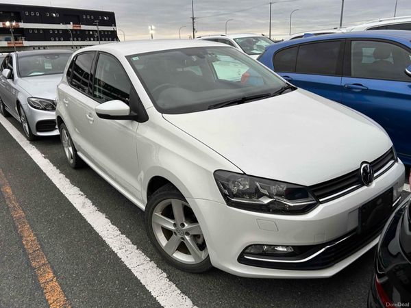 Volkswagen Polo Hatchback, Petrol, 2016, White