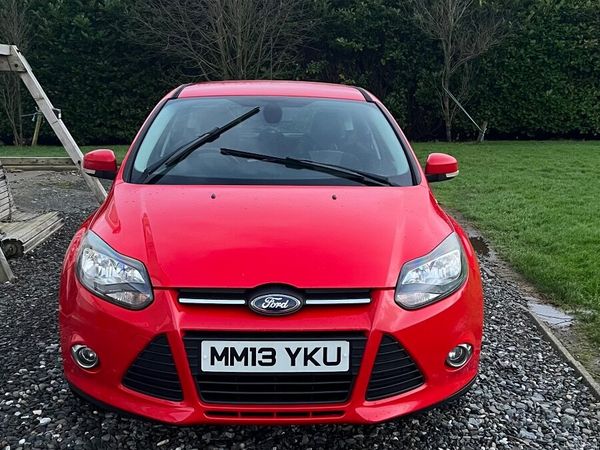 Ford Focus Hatchback, Diesel, 2013, Red