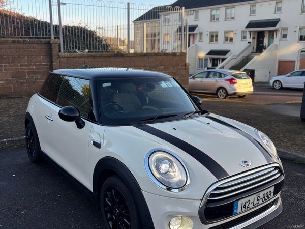 Mini Cooper Hatchback, Diesel, 2014, White