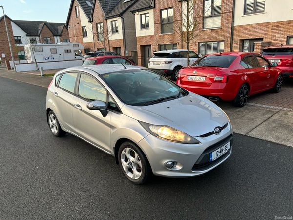Ford Fiesta Hatchback, Petrol, 2012, Silver