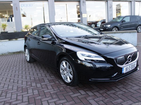 Volvo V40 Hatchback, Diesel, 2016, Black