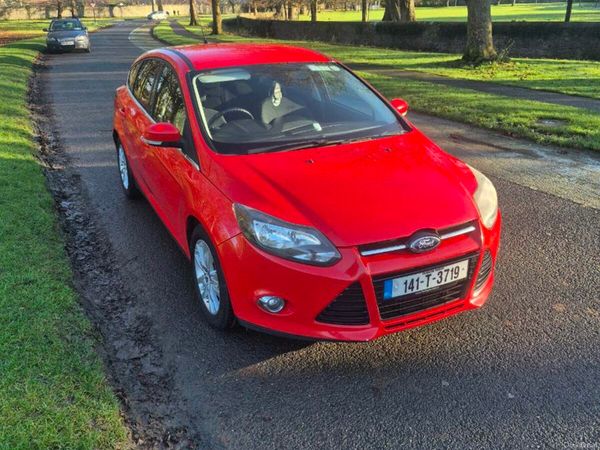 Ford Focus Hatchback, Diesel, 2014, Red