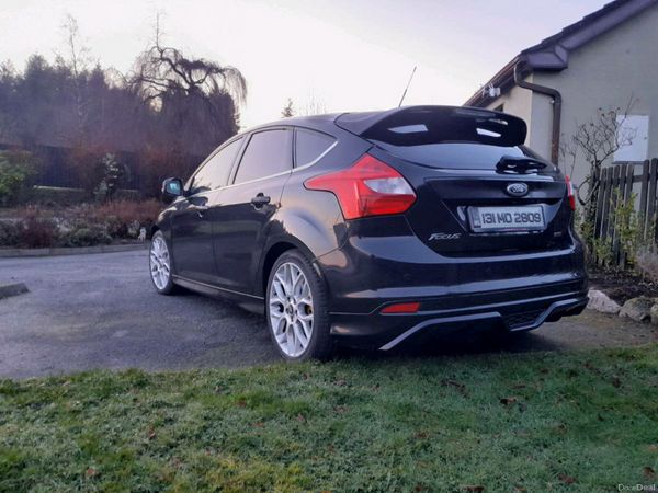 Ford Focus Hatchback, Petrol, 2013, Black