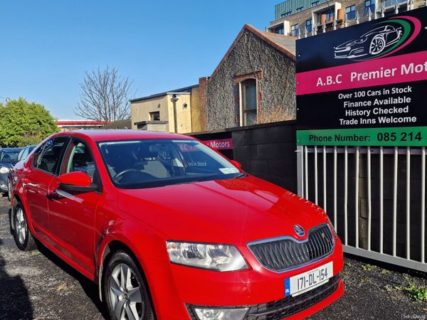 Skoda Octavia Saloon, Petrol, 2017, Red