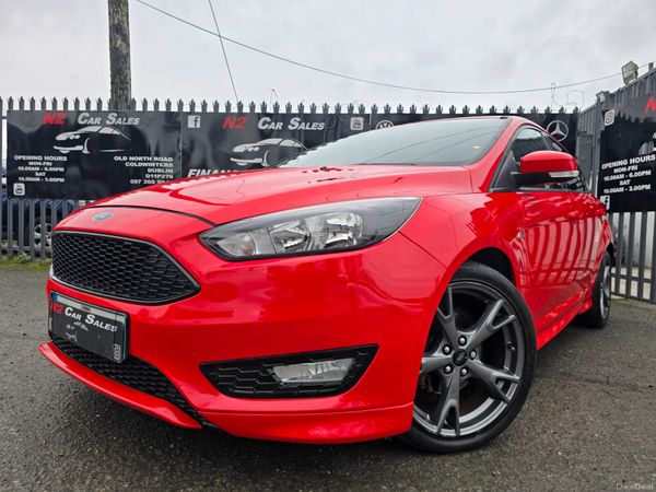 Ford Focus Hatchback, Diesel, 2017, Red