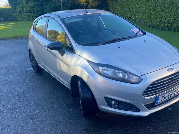 Ford Fiesta Hatchback, Petrol, 2013, Silver