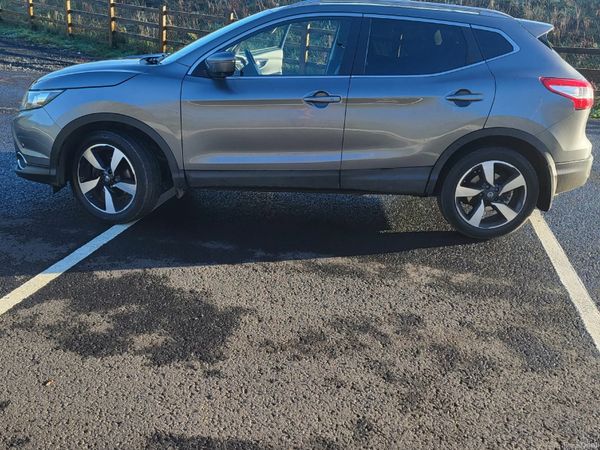 Nissan Qashqai SUV, Petrol, 2017, Grey