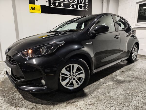 Toyota Yaris Hatchback, Petrol Hybrid, 2021, Black