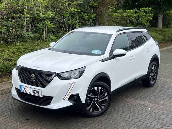 Peugeot 2008 MPV, Petrol, 2022, White