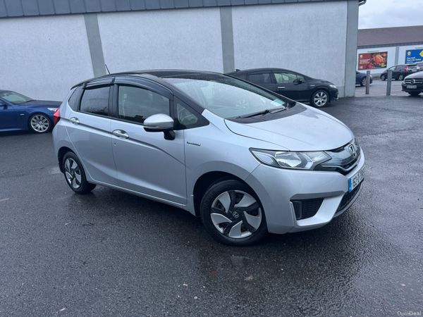 Honda Fit Hatchback, Petrol Hybrid, 2015, Silver