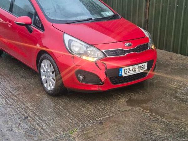 Kia Rio Hatchback, Diesel, 2013, Red