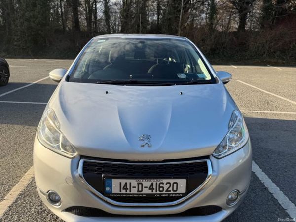 Peugeot 208 Hatchback, Diesel, 2014, Silver
