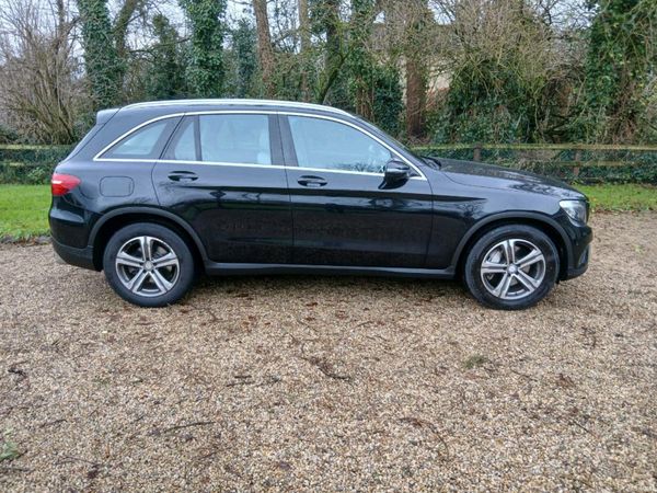 Mercedes-Benz 220 Estate/Jeep, Diesel, 2016, Black