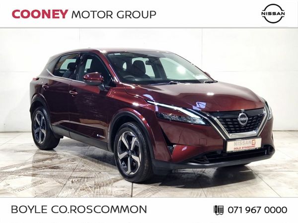 Nissan Qashqai MPV, Petrol, 2023, Red