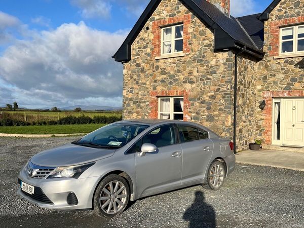 Toyota Avensis Saloon, Diesel, 2015, Silver