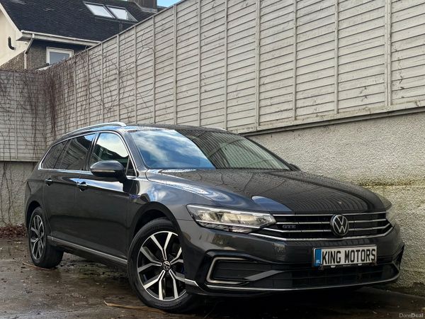 Volkswagen Passat Estate, Petrol Hybrid, 2022, Grey
