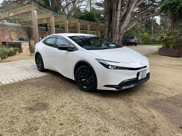 Toyota Prius Hatchback, Petrol Hybrid, 2023, White