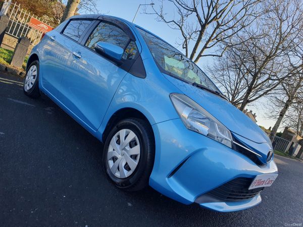 Toyota Yaris Hatchback, Petrol, 2015, Blue