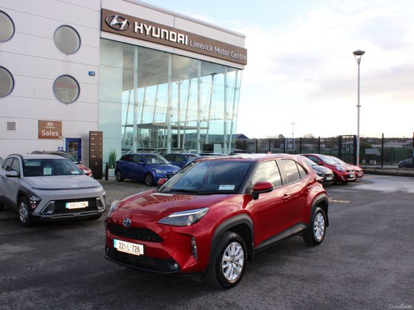 Toyota Yaris Cross Hatchback, Petrol Hybrid, 2022, Red