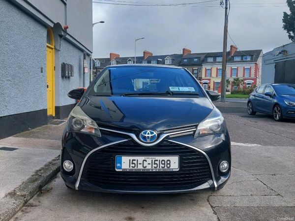 Toyota Yaris Hatchback, Petrol Hybrid, 2015, Black