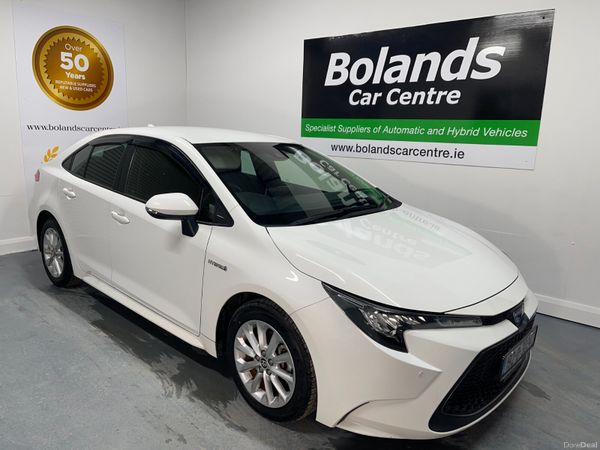 Toyota Corolla Saloon, Petrol Hybrid, 2019, White