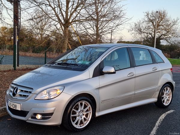 Mercedes-Benz B-Class MPV, Petrol, 2011, Silver