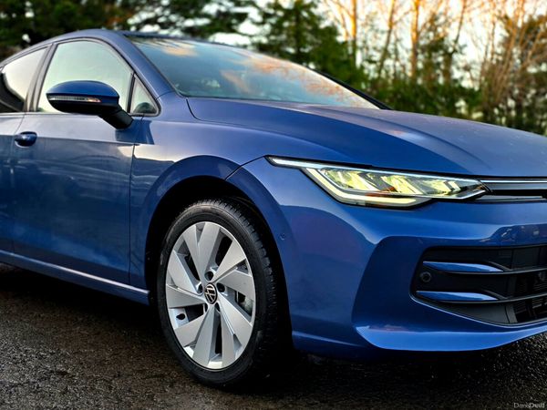 Volkswagen Golf Estate, Petrol, 2025, Blue