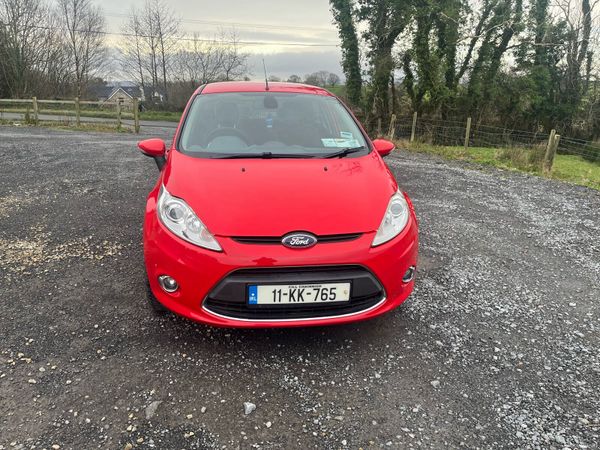 Ford Fiesta Hatchback, Petrol, 2011, Red