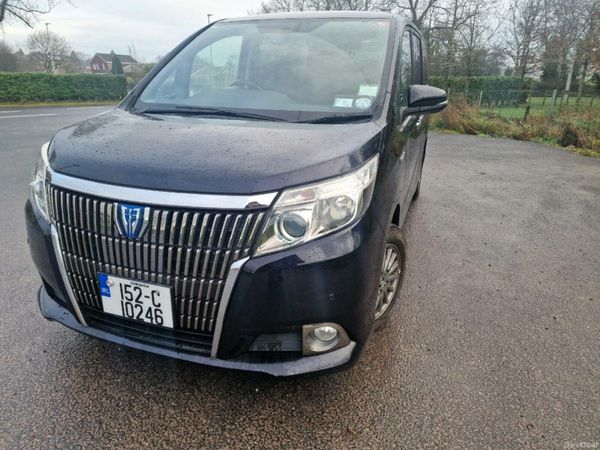 Toyota Noah MPV, Petrol Hybrid, 2015, Black